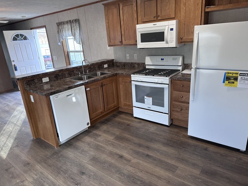Hinesburg: 129 Hillview Terrace, Single-wide on Leased Lot - Fecteau Homes