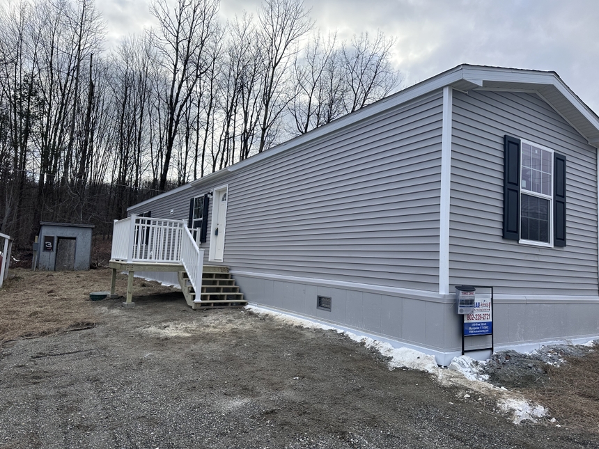 Hinesburg: 129 Hillview Terrace, Single-wide on Leased Lot - Fecteau Homes