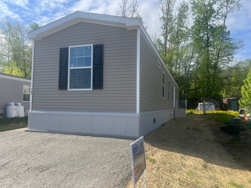 Hinesburg: 137 Hillview Terrace
