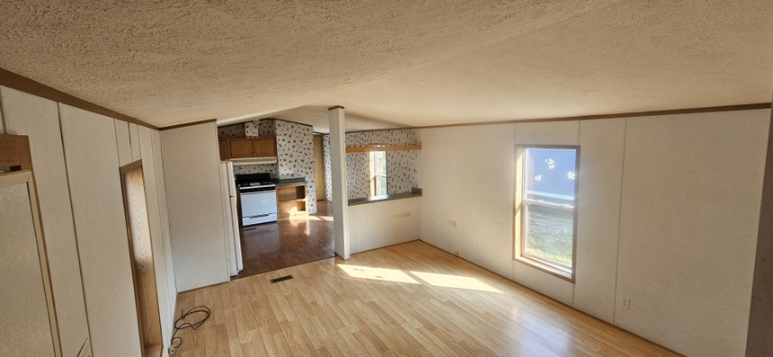 Single-Wide 2003 Colony