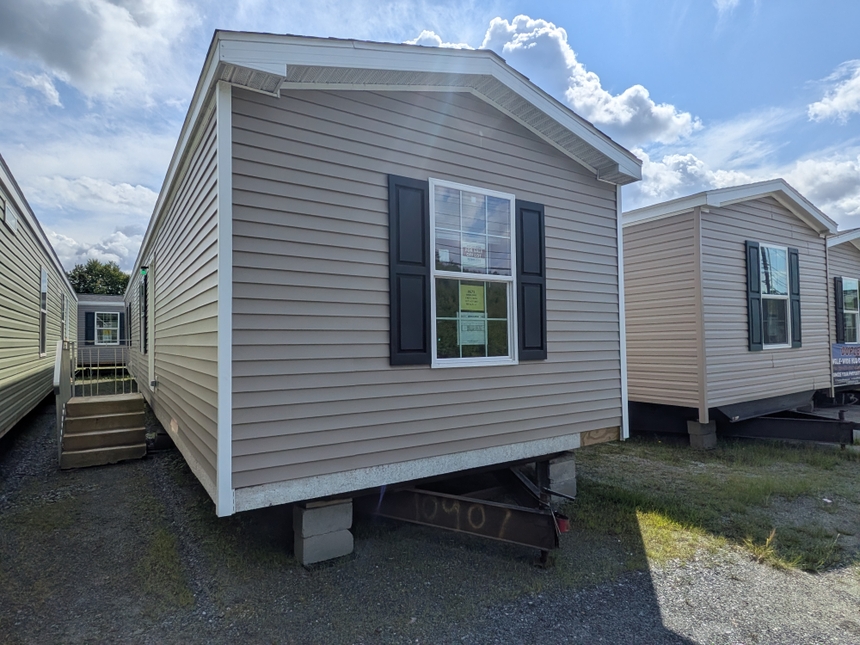 Hinesburg VT Home for Sale - 2-Bedroom Single-wide in Triple L MHP