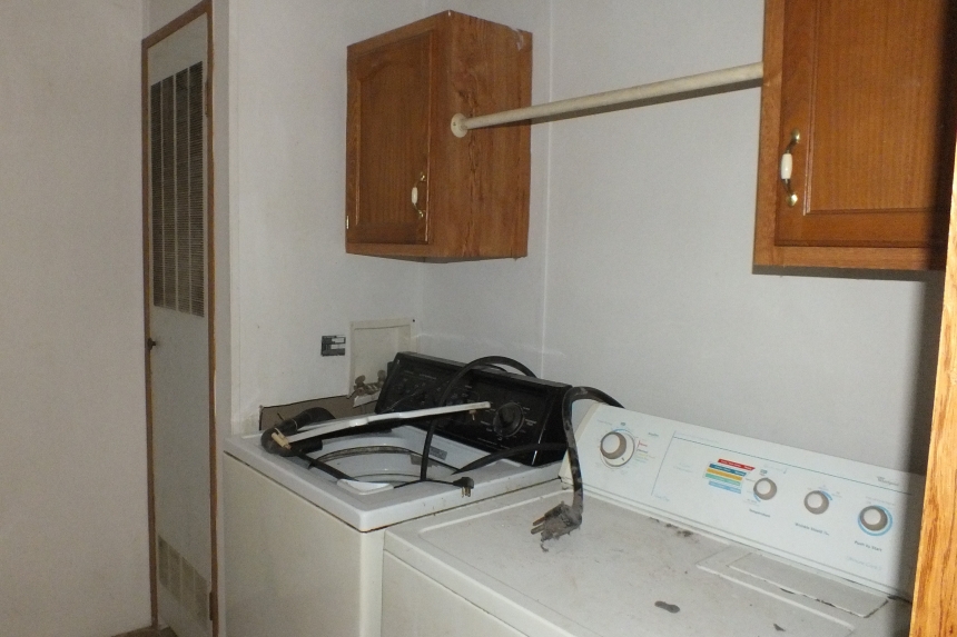 Double wide 2000 Dutch washing machine Photo Of Double Wide Home 2000 Dutch Washer And Dryer