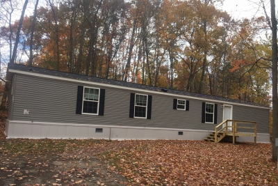 Single-wide & Leased Lot - 279 Waverly Circle, Colchester