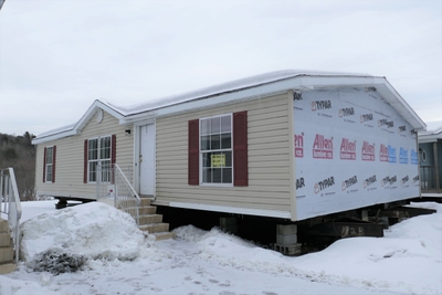 Double-wide 2000 Marlette - $49,900